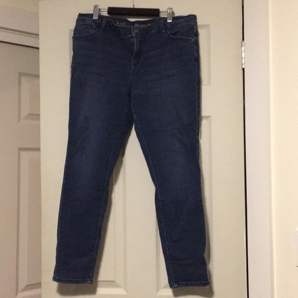 Simply Vera dark wash skinny jeans - Picture 2 of 6